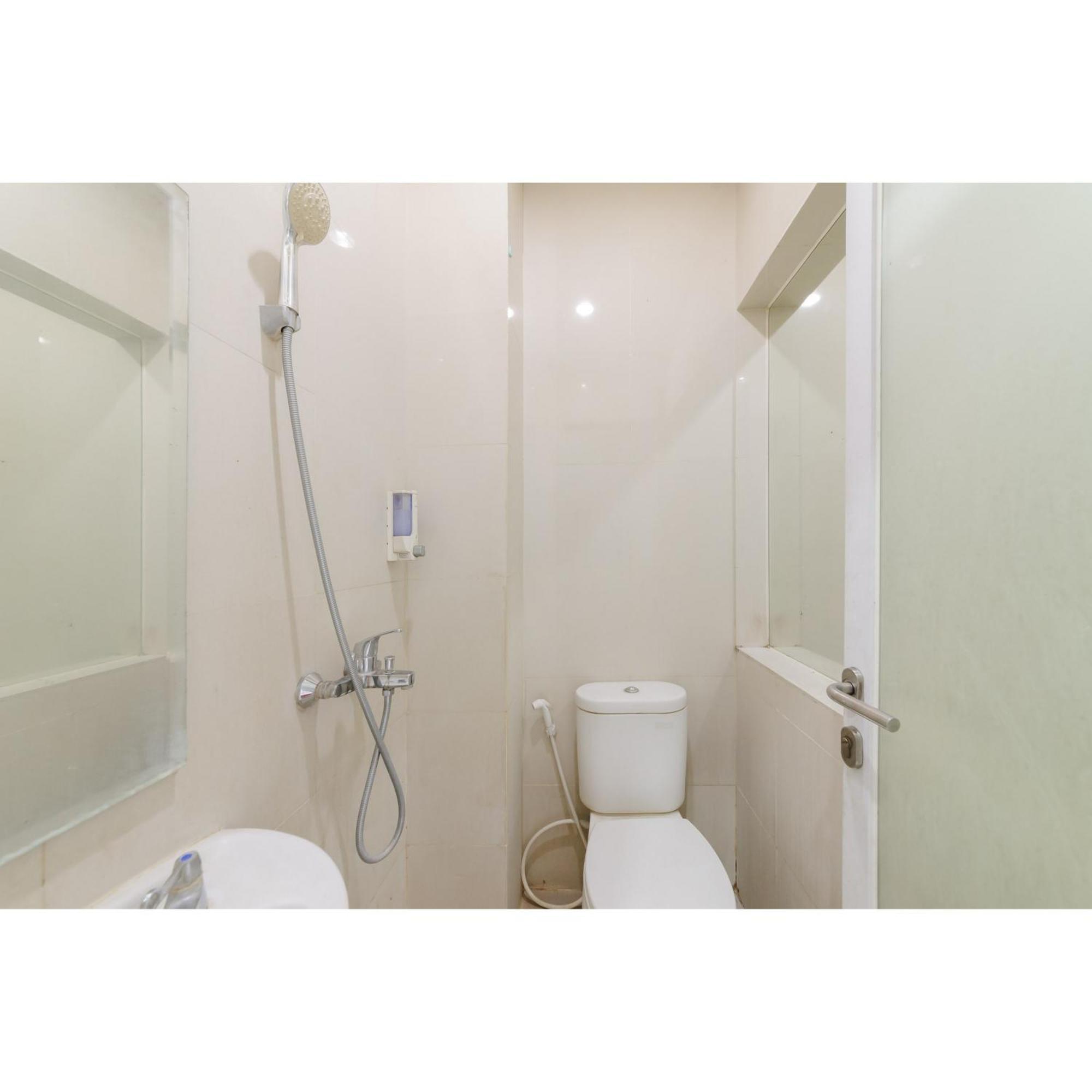 Reddoorz Plus Near Grand Indonesia Jakarta Exterior foto