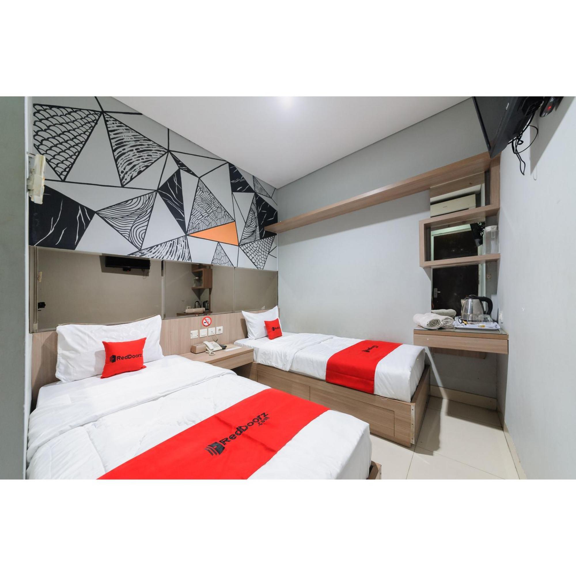 Reddoorz Plus Near Grand Indonesia Jakarta Exterior foto
