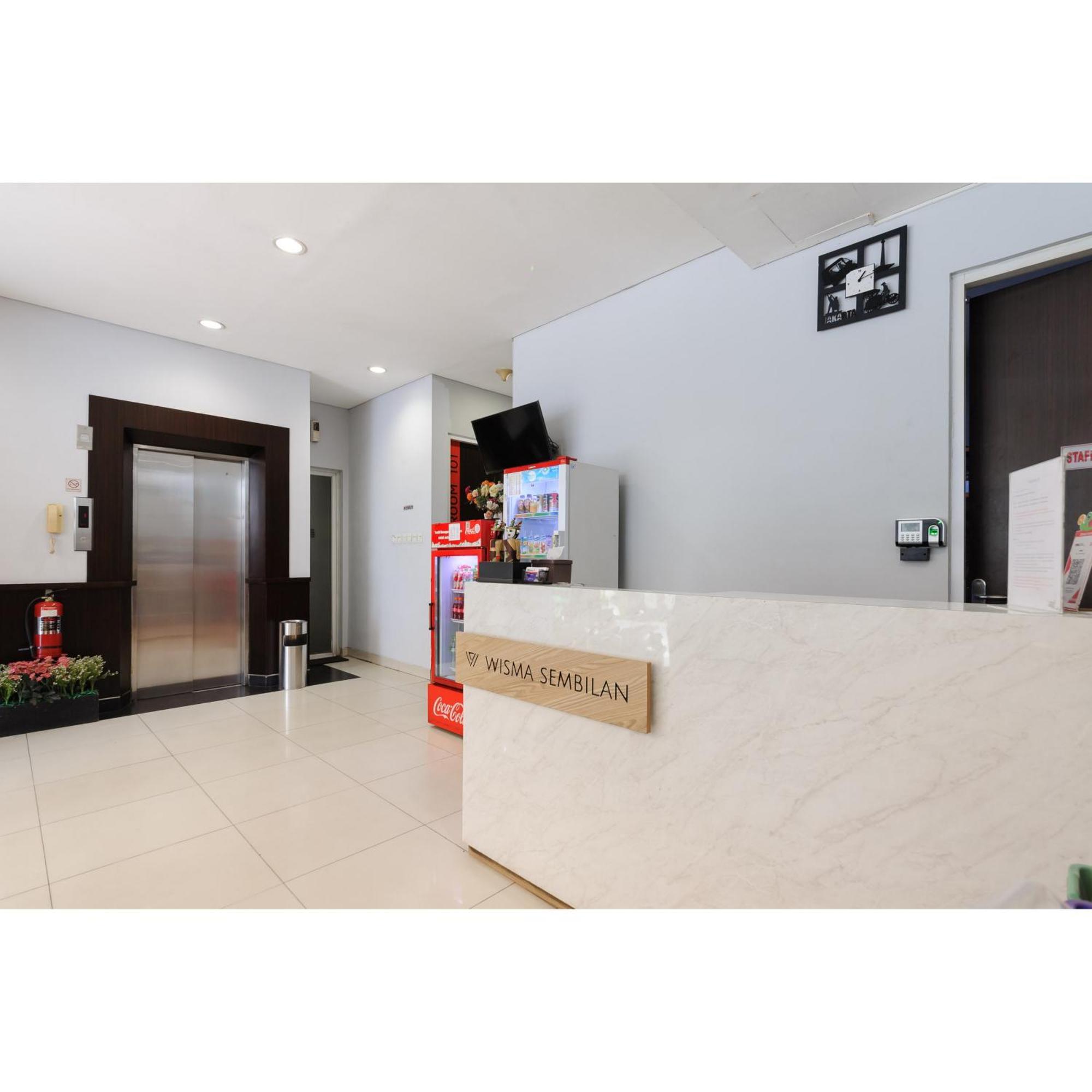 Reddoorz Plus Near Grand Indonesia Jakarta Exterior foto